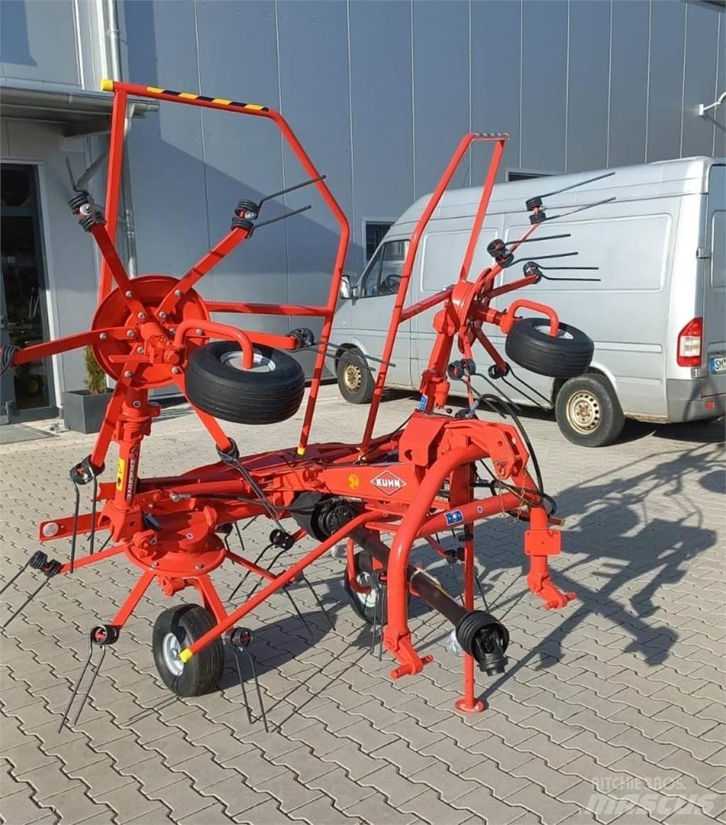 Kuhn GF 422 犁耙和摊草机