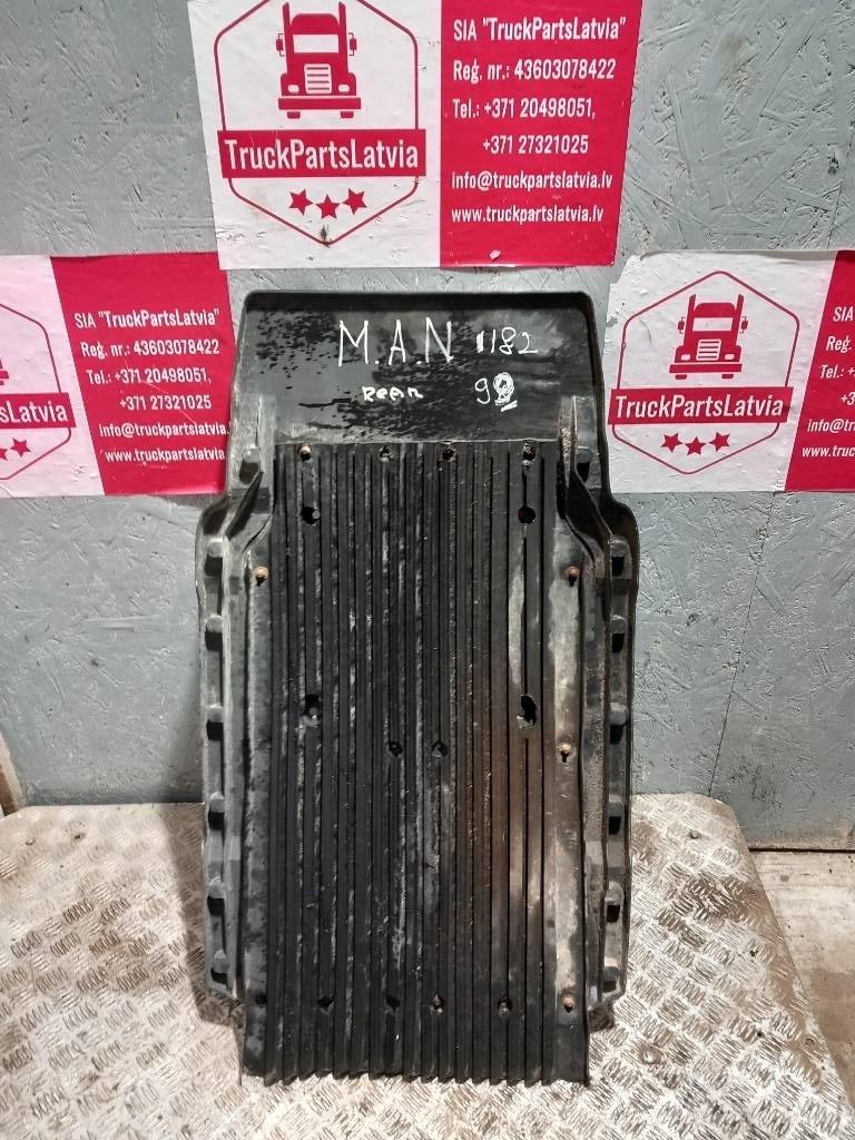 MAN TGX  81612100462 驾驶室与内部