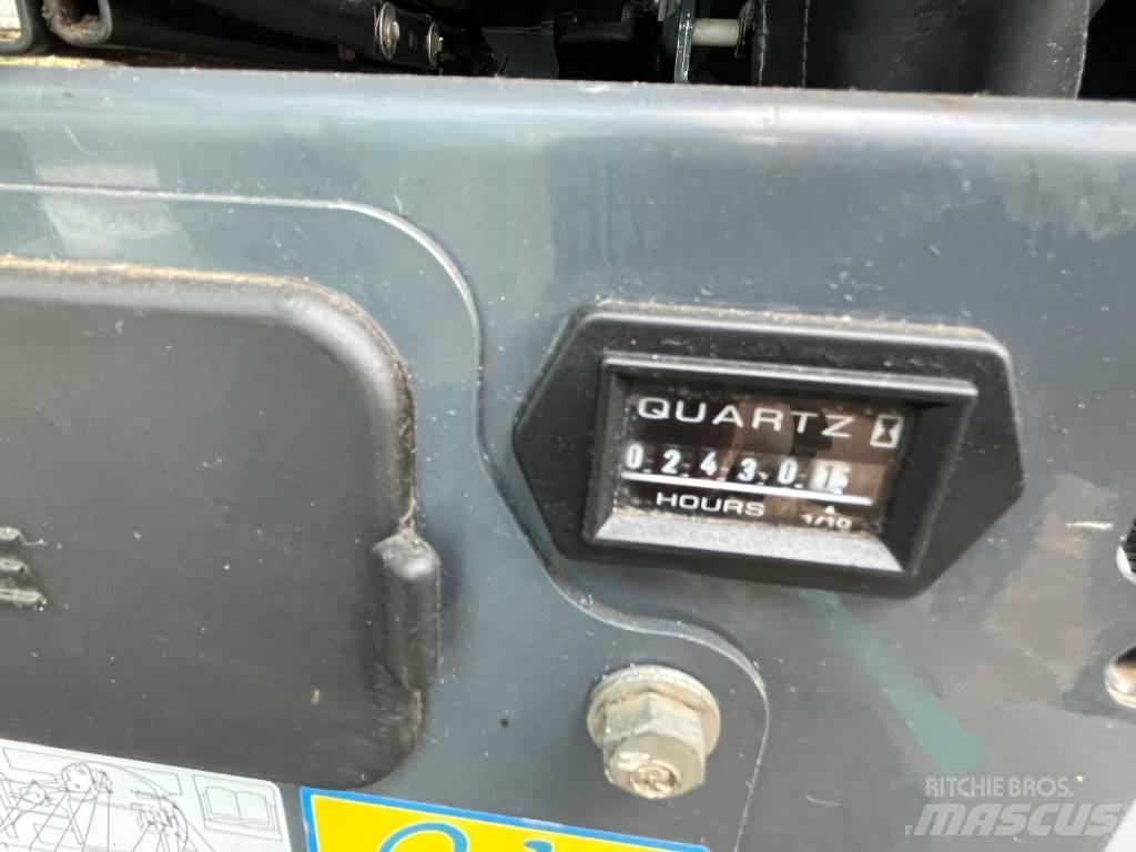 Kobelco SK30SR-6 小型挖掘机