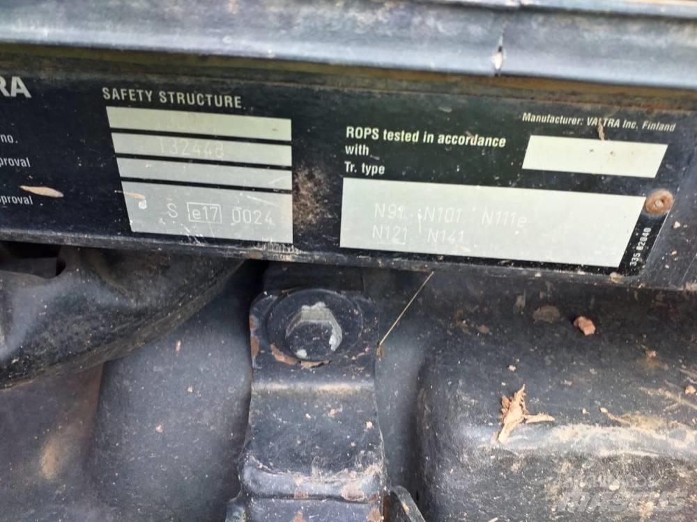 Valtra N121 拖拉机/农用车