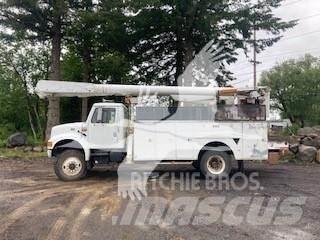 Altec AM855 车载式高空作业车