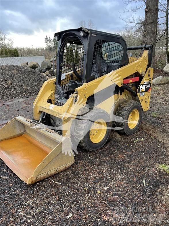 CAT 242D 滑移装载机