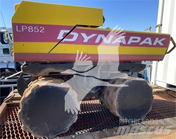 Dynapac LP852 拖式振动压路机