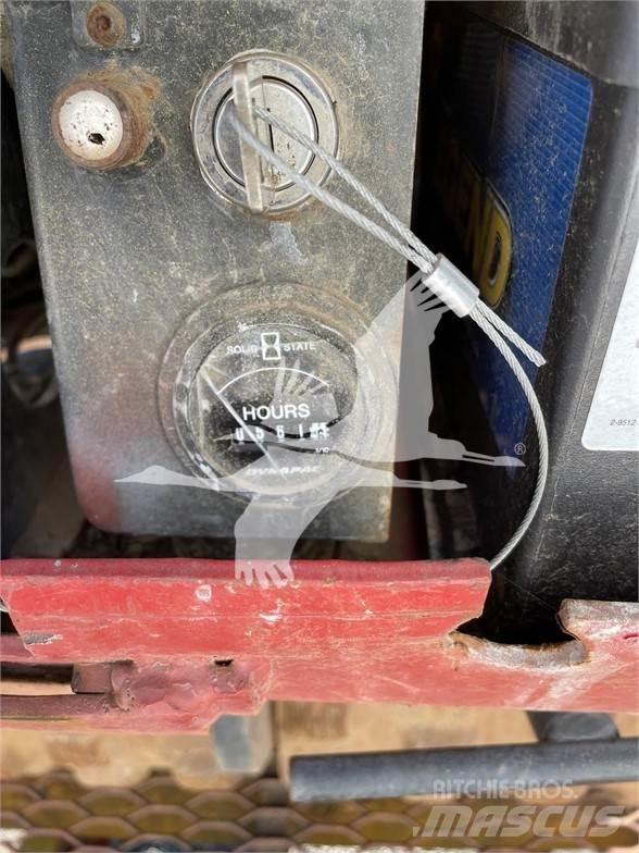 Dynapac LP852 拖式振动压路机
