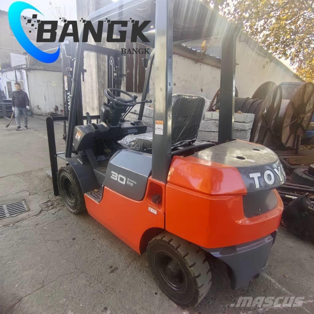 Toyota 7F30 柴油叉车