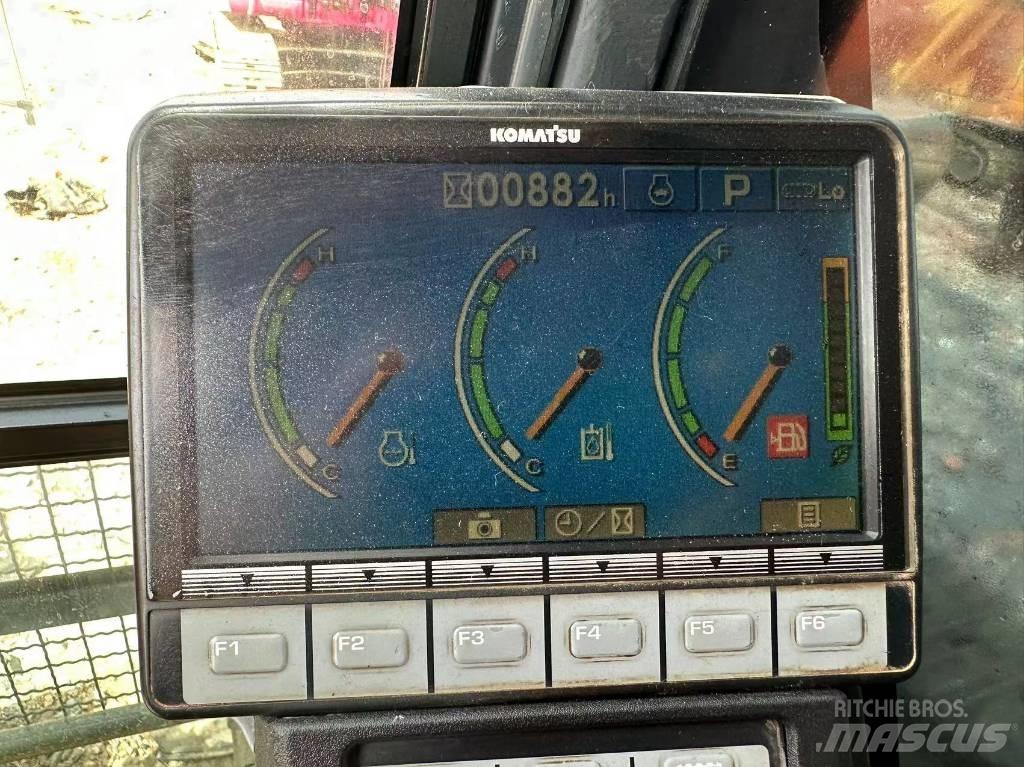 Komatsu PC 240-8 履带挖掘机