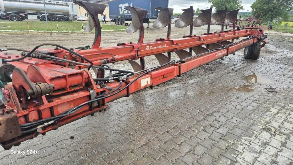 Kverneland PB100 双向犁