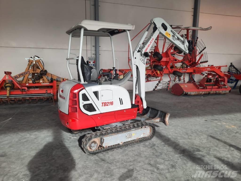 Takeuchi TB216 小型挖掘机