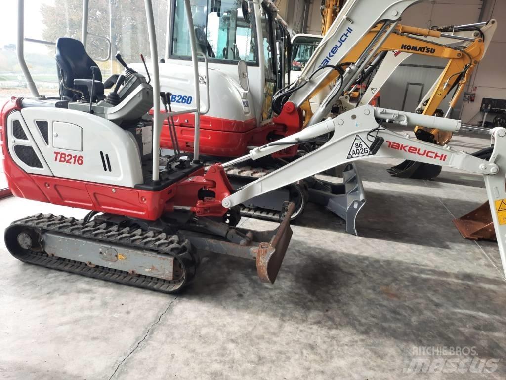 Takeuchi TB216 小型挖掘机