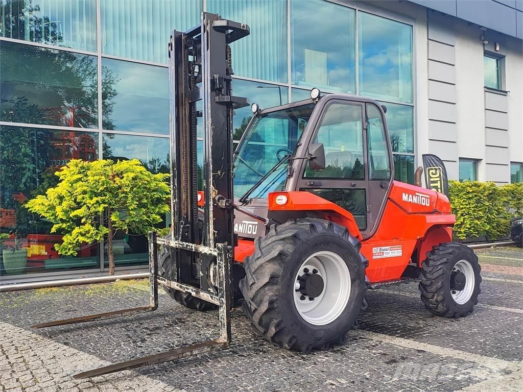 Manitou M26-4 越野叉车|叉装车