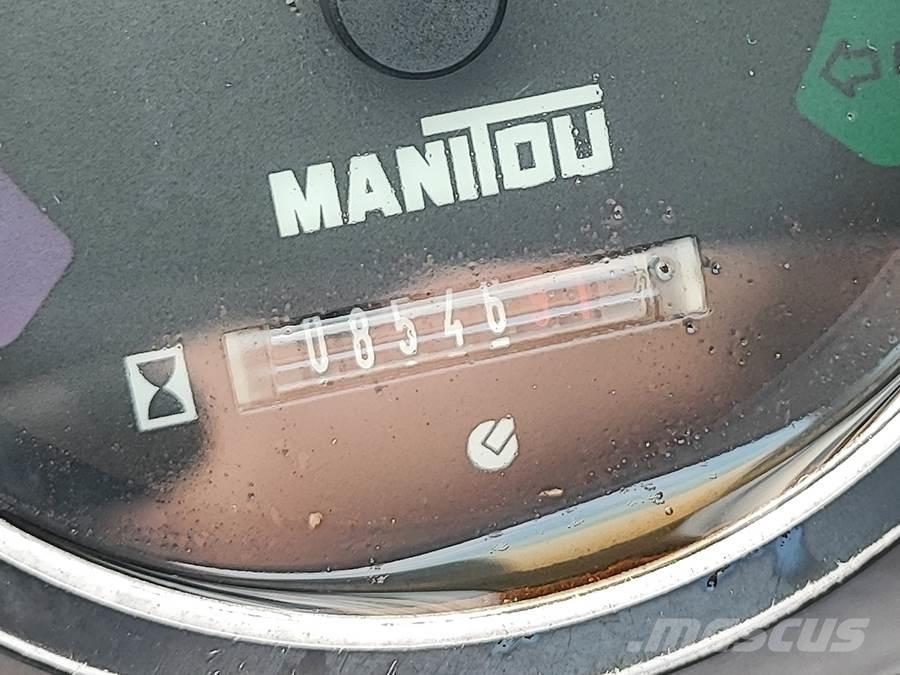 Manitou M26-4 越野叉车|叉装车