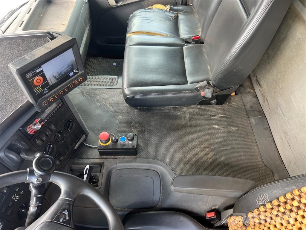 Scania P320 平板车