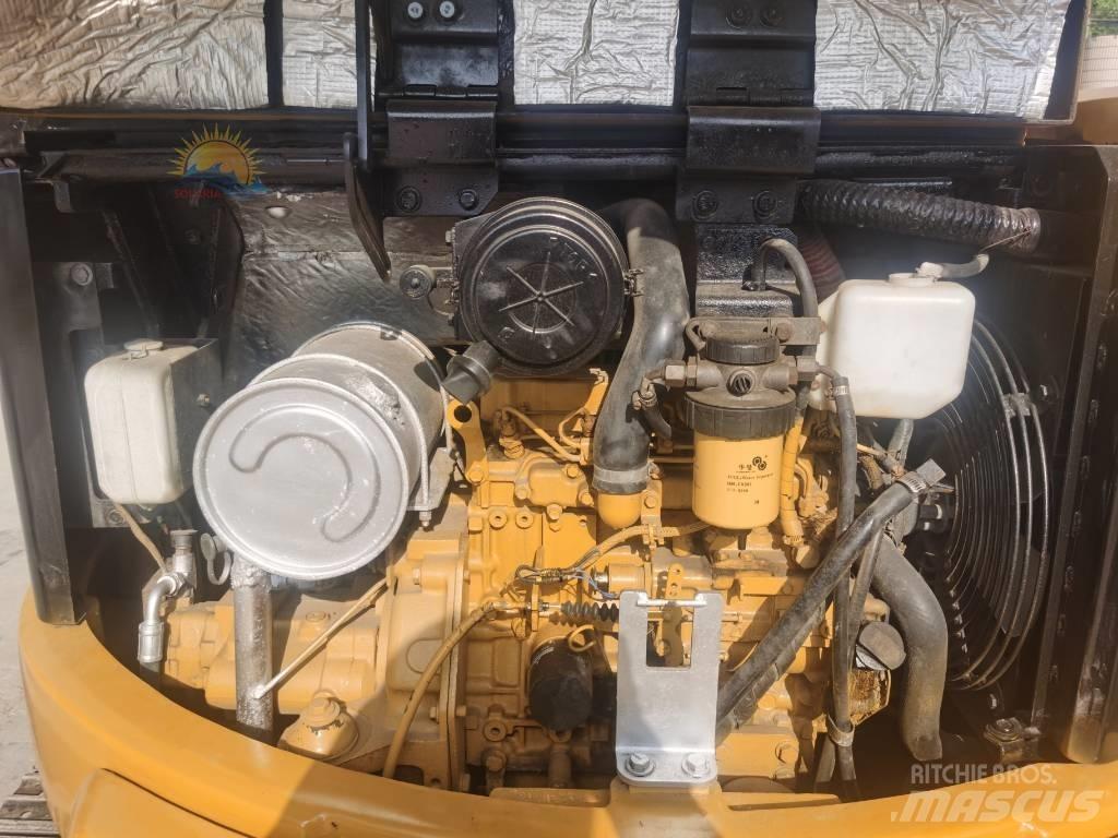CAT 304 CR 小型挖掘机