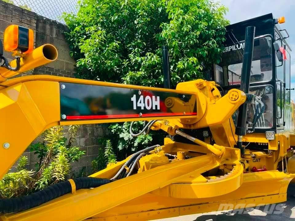 CAT 140h 平地机/推土机