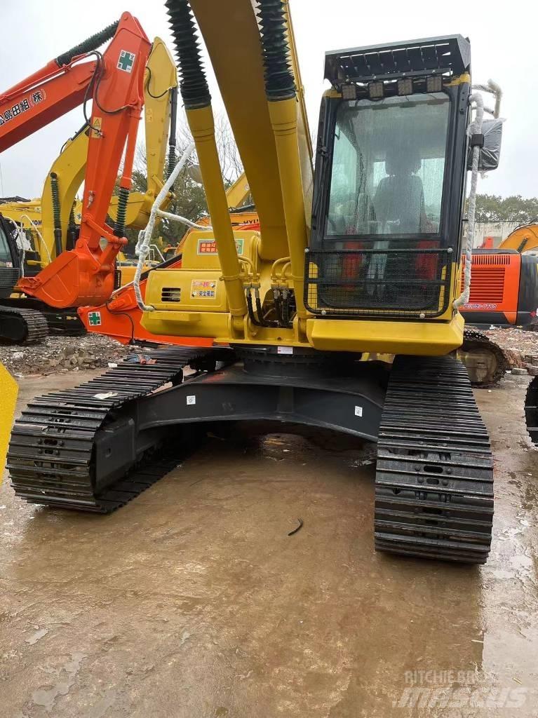 Komatsu pc220-8 履带挖掘机
