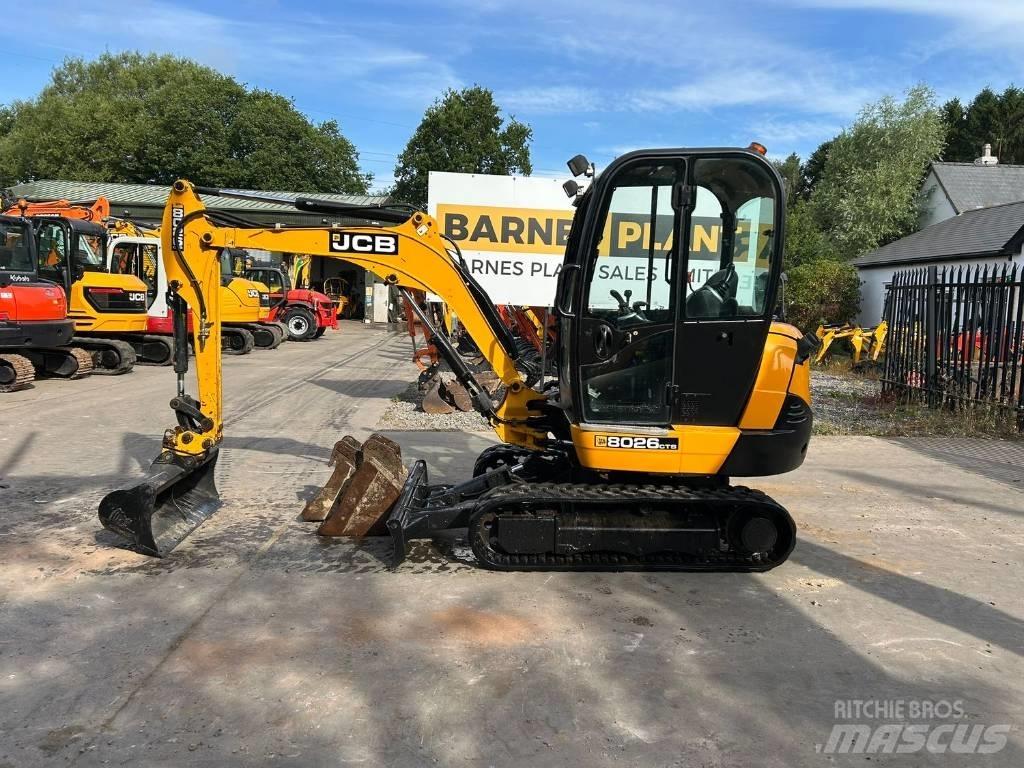JCB 8026 CTS 小型挖掘机