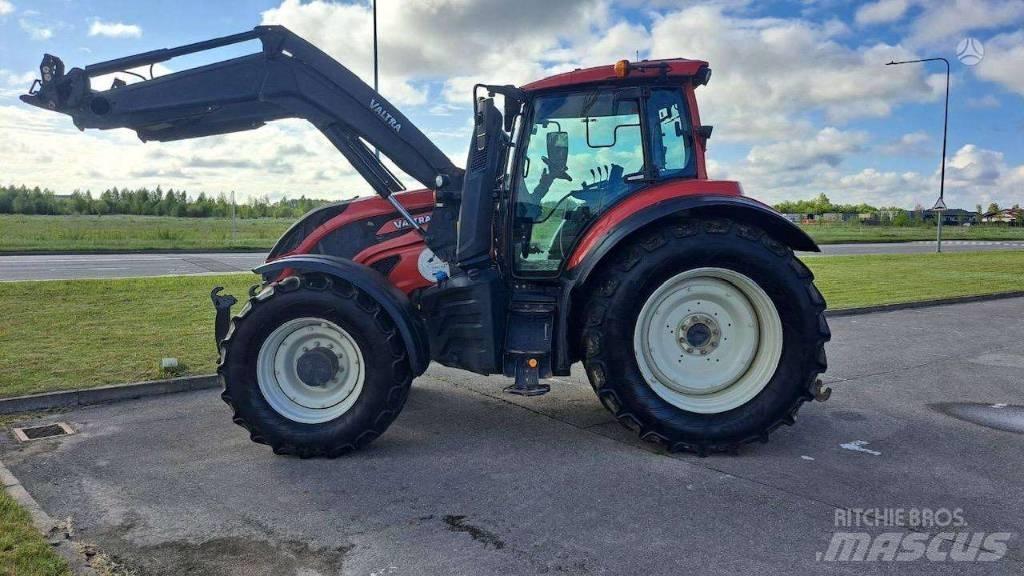 Valtra T 214 拖拉机/农用车