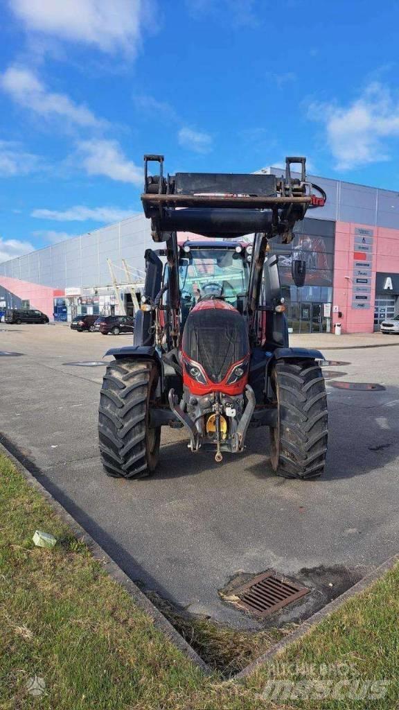Valtra T 214 拖拉机/农用车