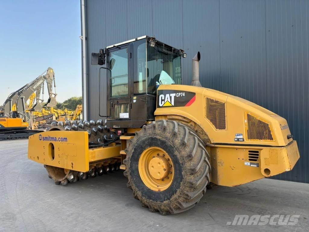 CAT CP74 单轮压路机