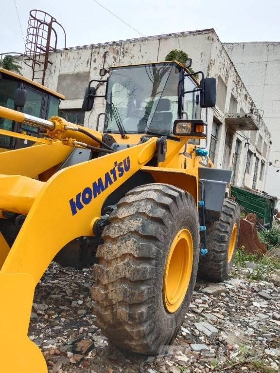 Komatsu WA 320-5 轮式装载机