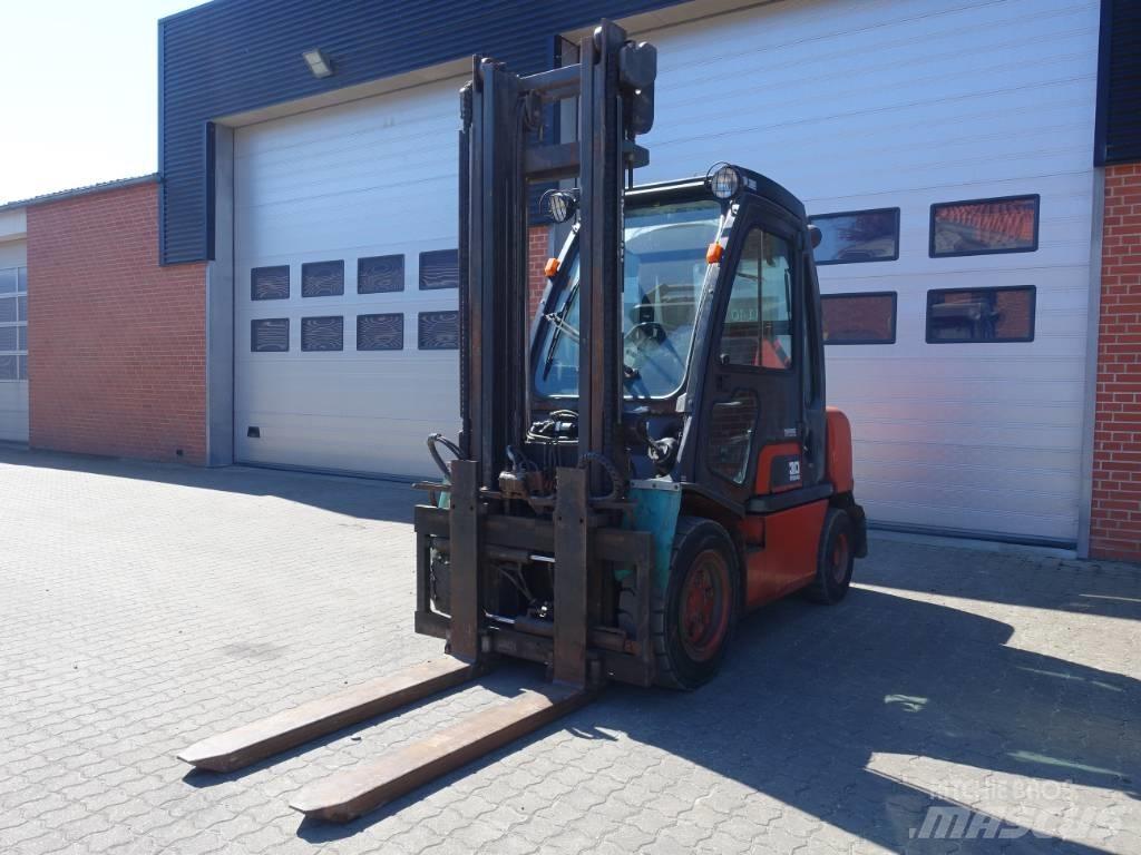 Nissan FGD 02A30Q 柴油叉车