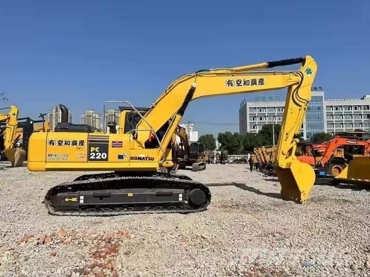 Komatsu PC 220 履带挖掘机
