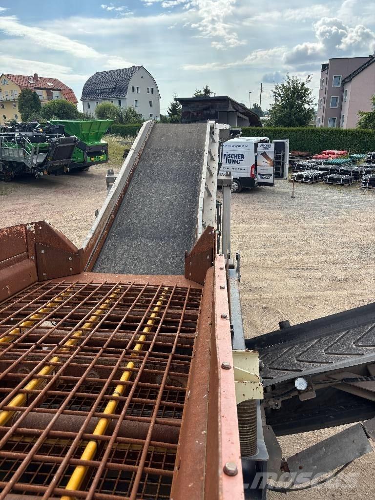 Metso ST2.8 移动式筛分机