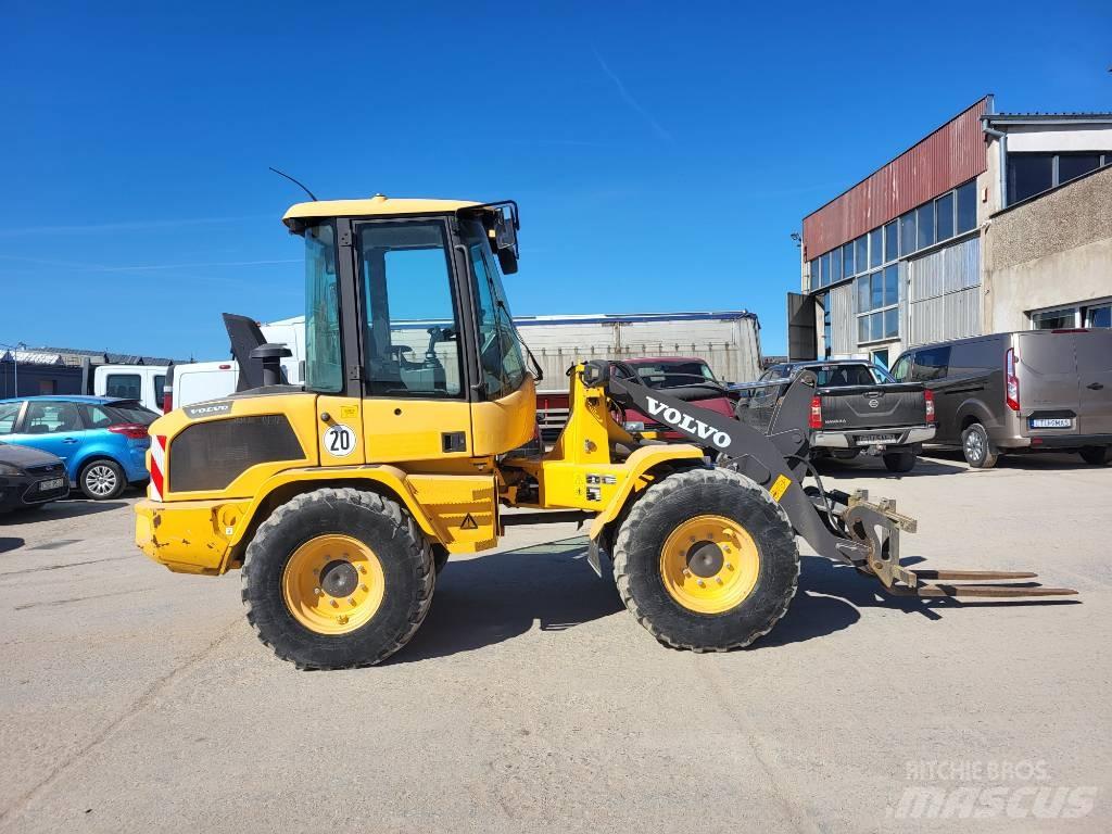 Volvo L 30 G 轮式装载机