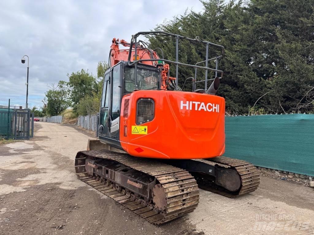 Hitachi ZX 135 US-5B 履带挖掘机