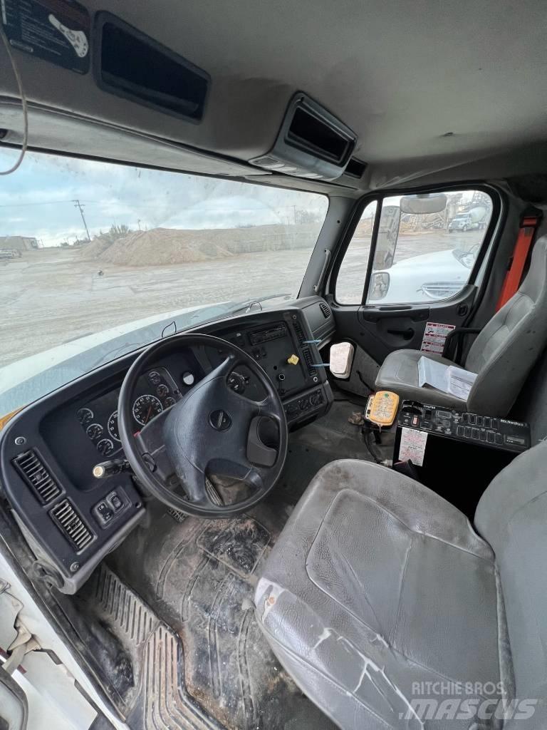 Freightliner SD 114 其他货车
