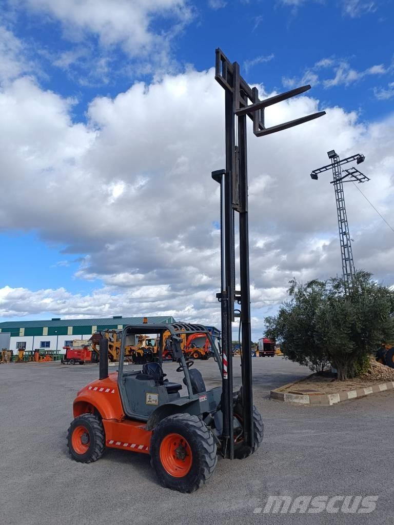 Ausa C 300 H 越野叉车|叉装车