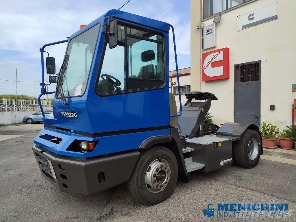 Terberg YT 222 码头牵引车