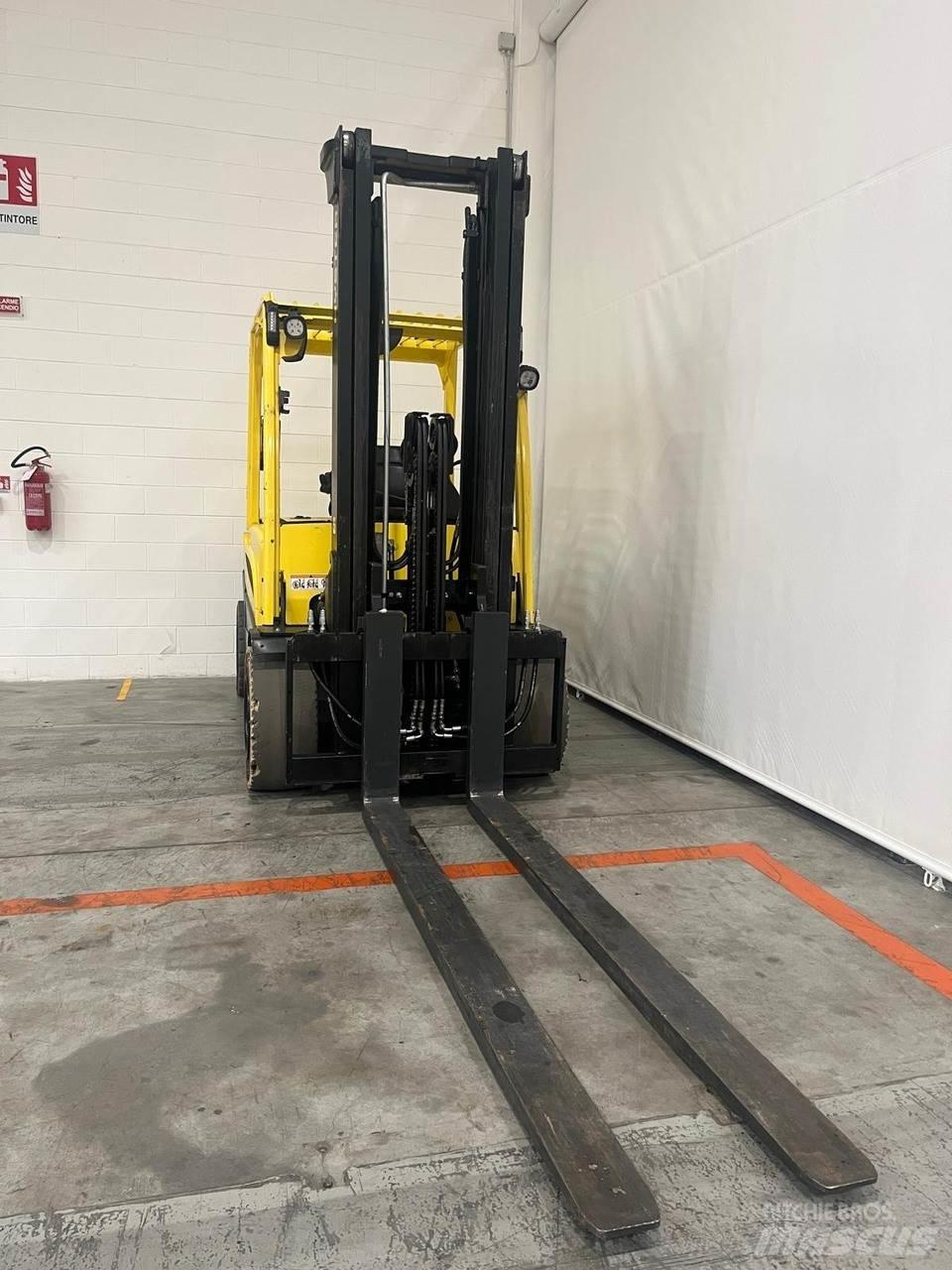 Hyster J5.5XN6 电动叉车