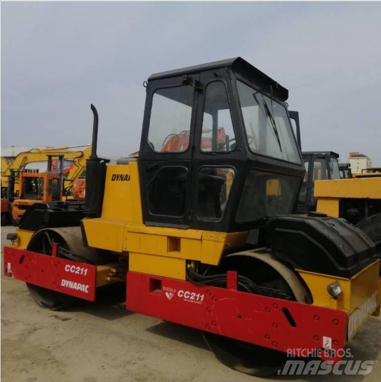 Dynapac CC 211 双轮压路机