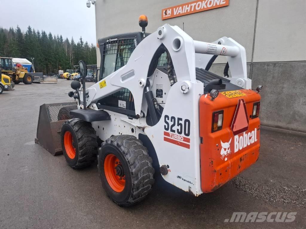 Bobcat S 250 滑移装载机