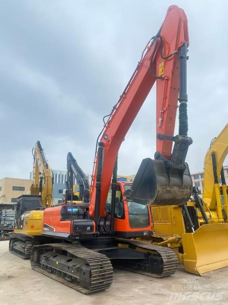 Doosan DX 225 LC 履带挖掘机