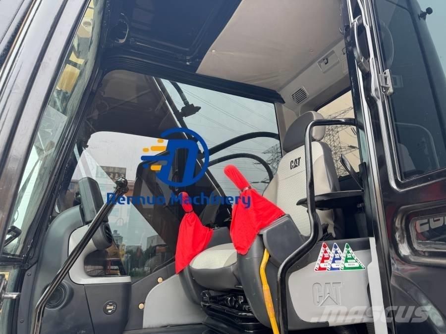 CAT 320D2 履带挖掘机