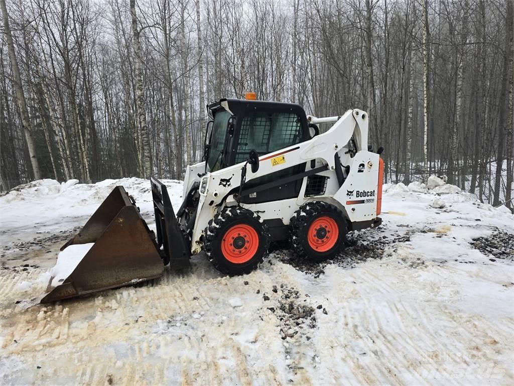 Bobcat S590 滑移装载机