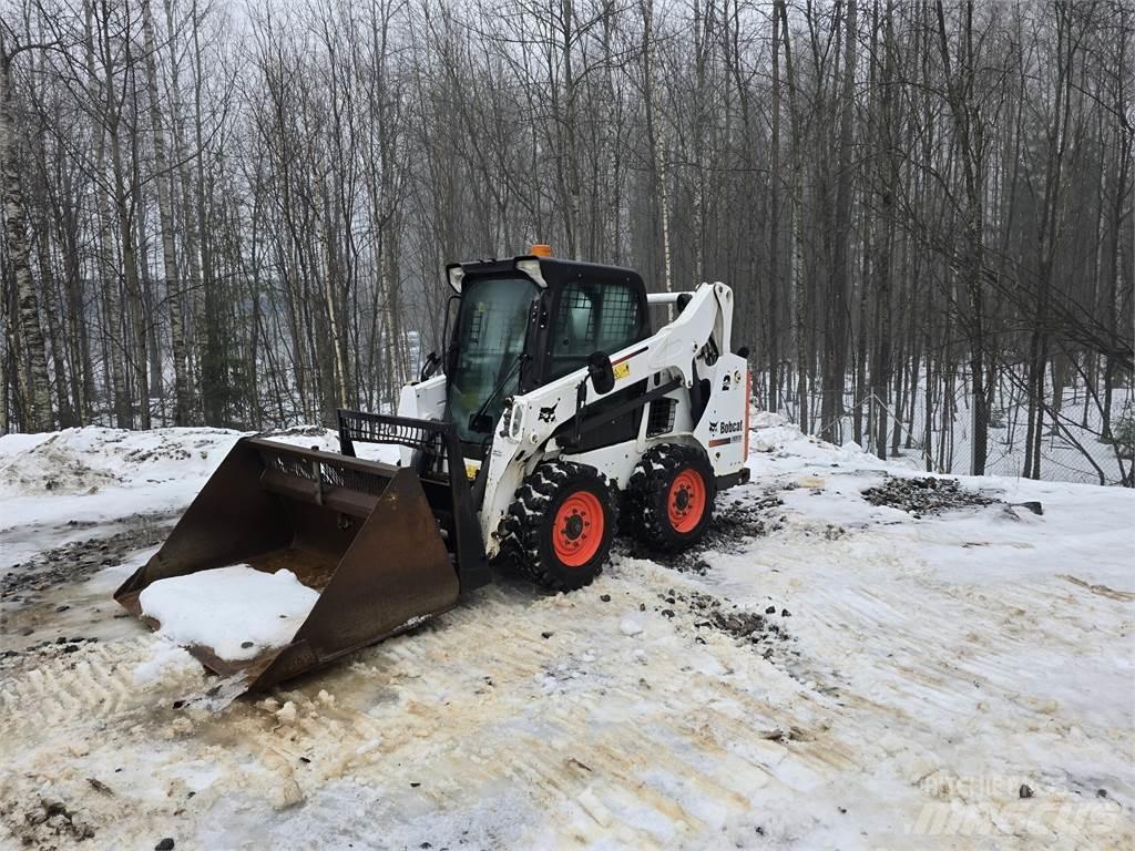 Bobcat S590 滑移装载机