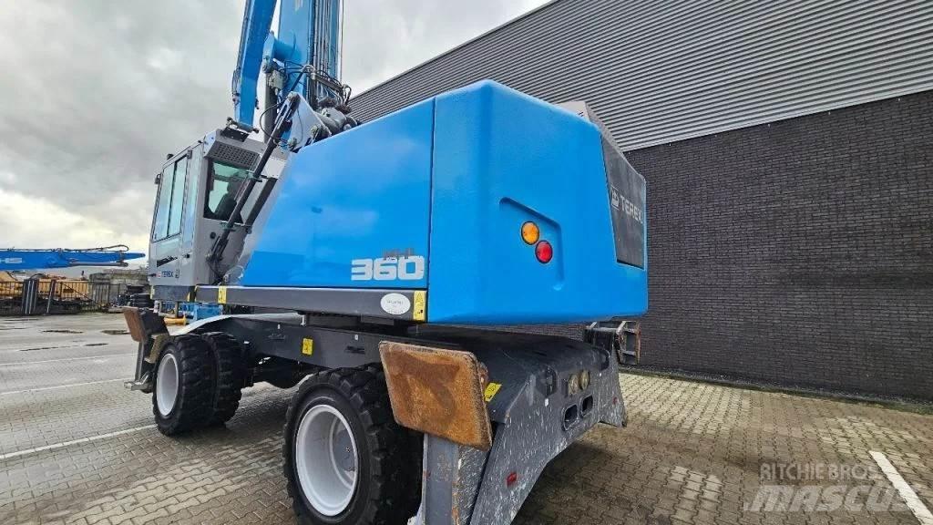 Fuchs MHL360 工业挖掘机