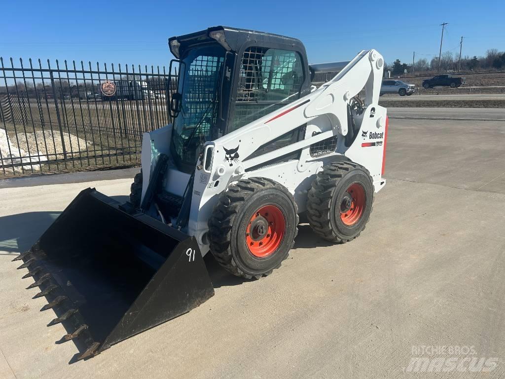 Bobcat S740 滑移装载机