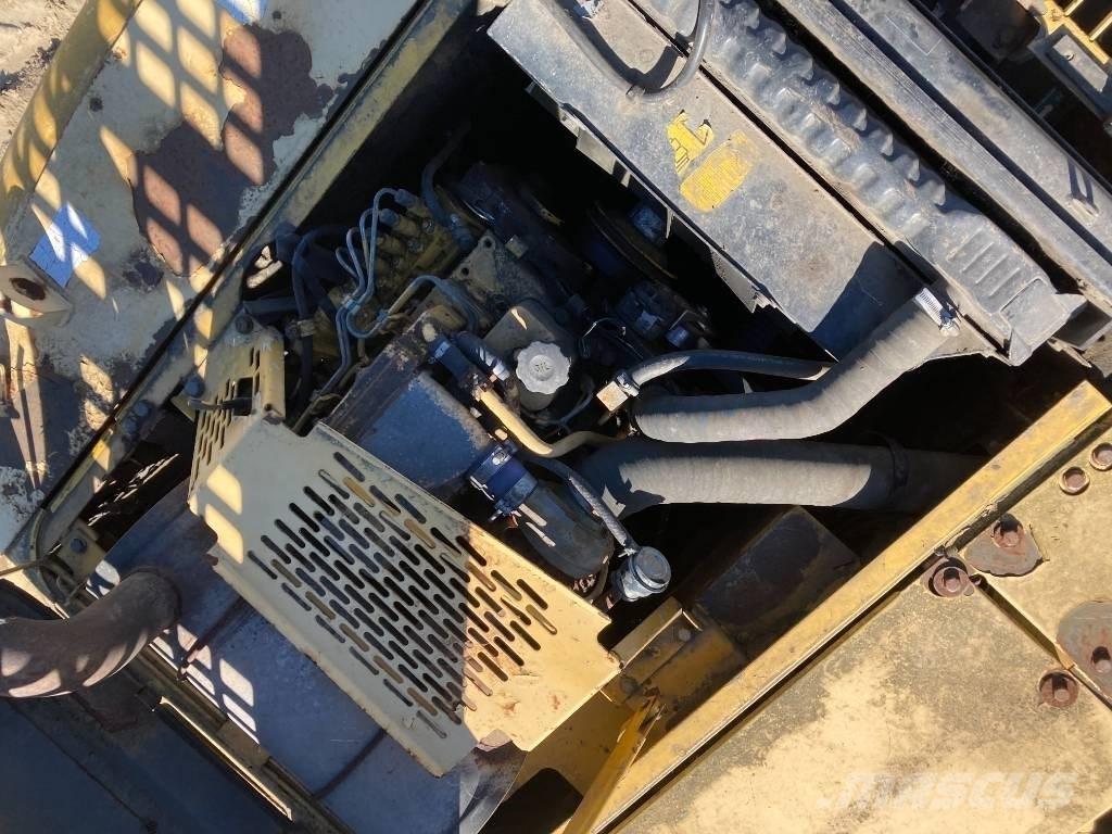 Komatsu PW 170-6 轮式挖掘机