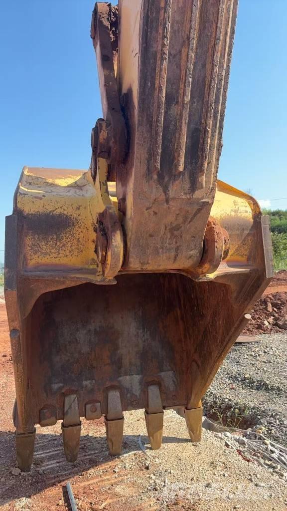 Komatsu PC500LC-10MO 履带挖掘机