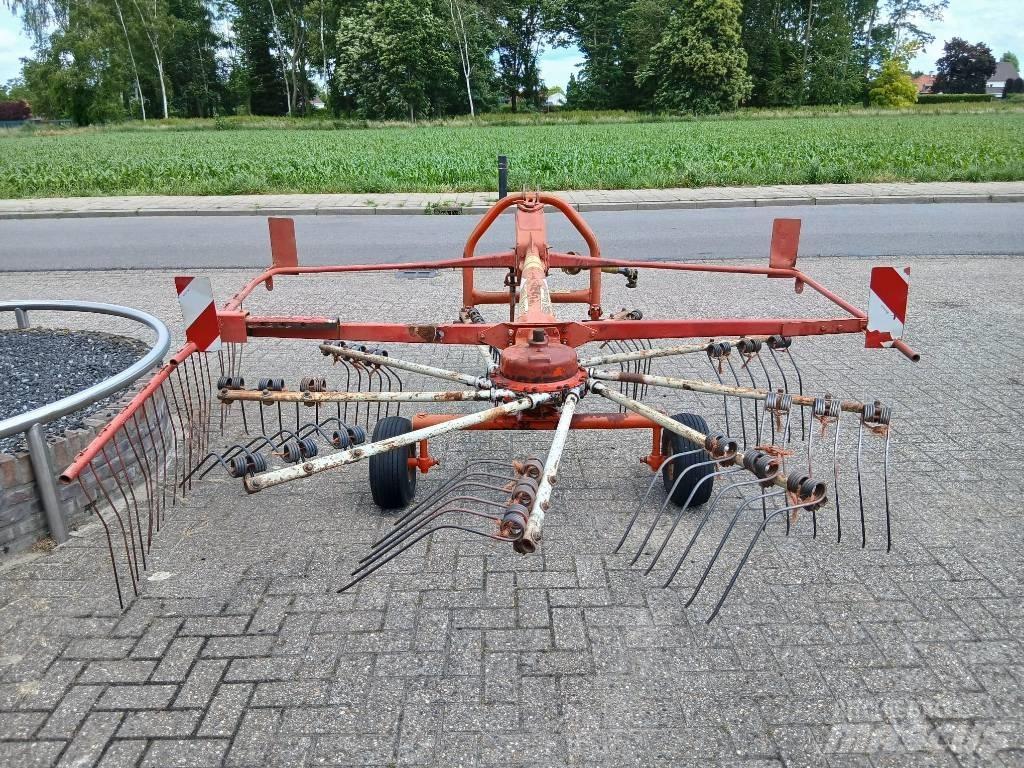 Kuhn GA 301 料堆整形机