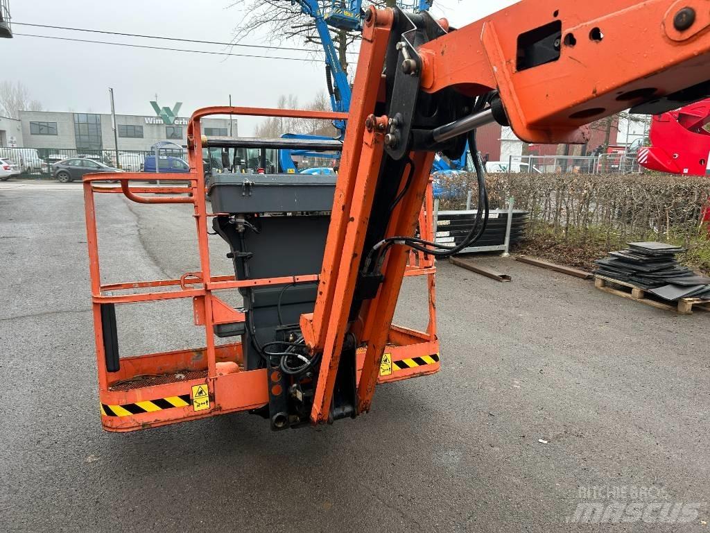 JLG 520 AJ 曲臂高空工作平台
