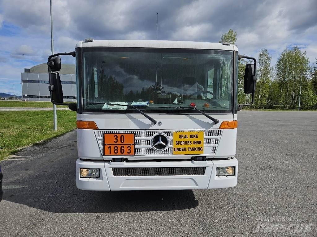 Mercedes-Benz Econic 油罐车