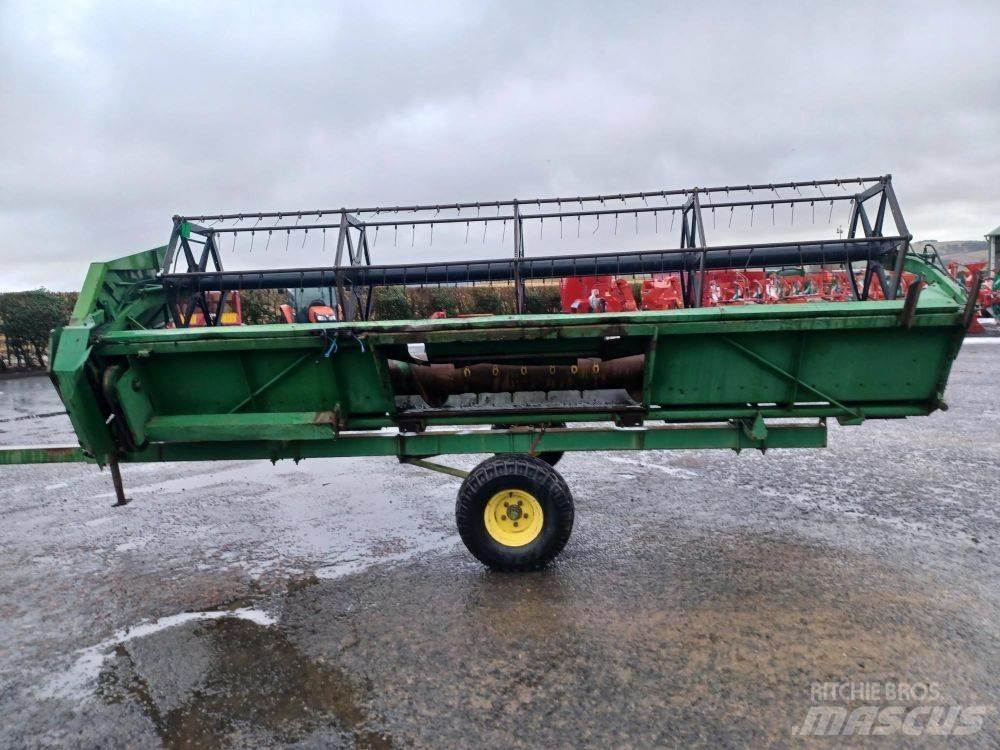 John Deere 1000 手扶中耕机