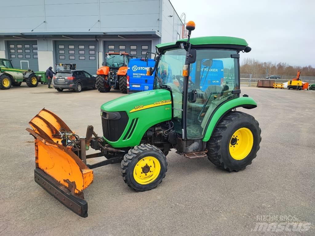 John Deere 3720 小型拖拉机
