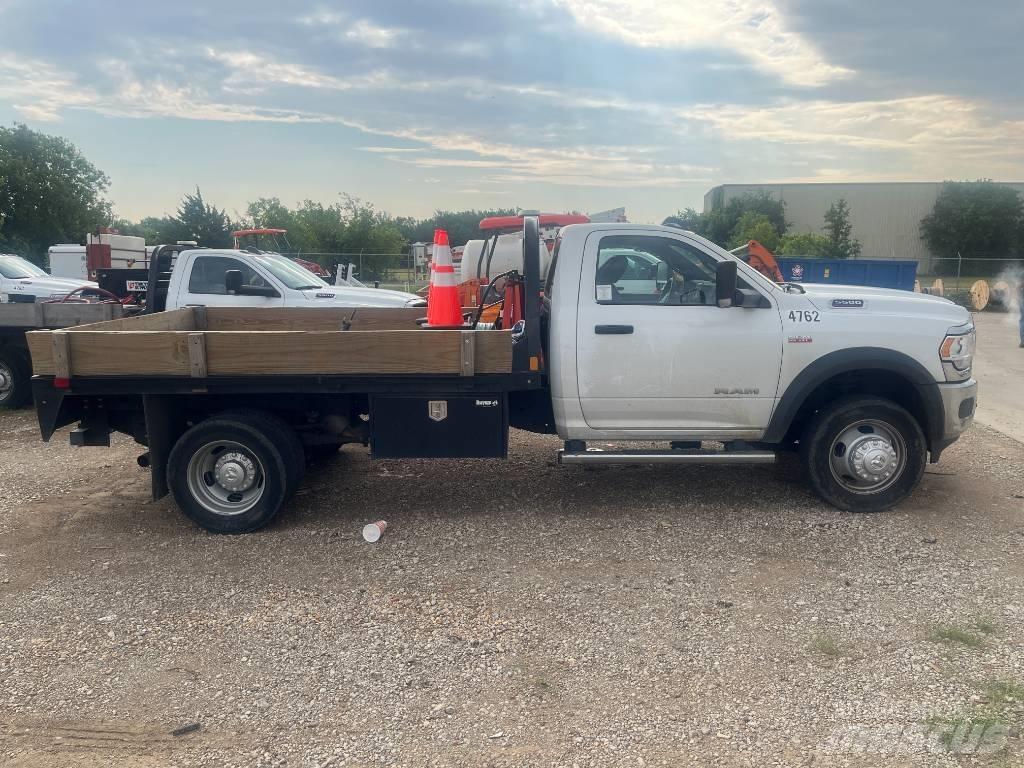 RAM 5500 平板栏板货车
