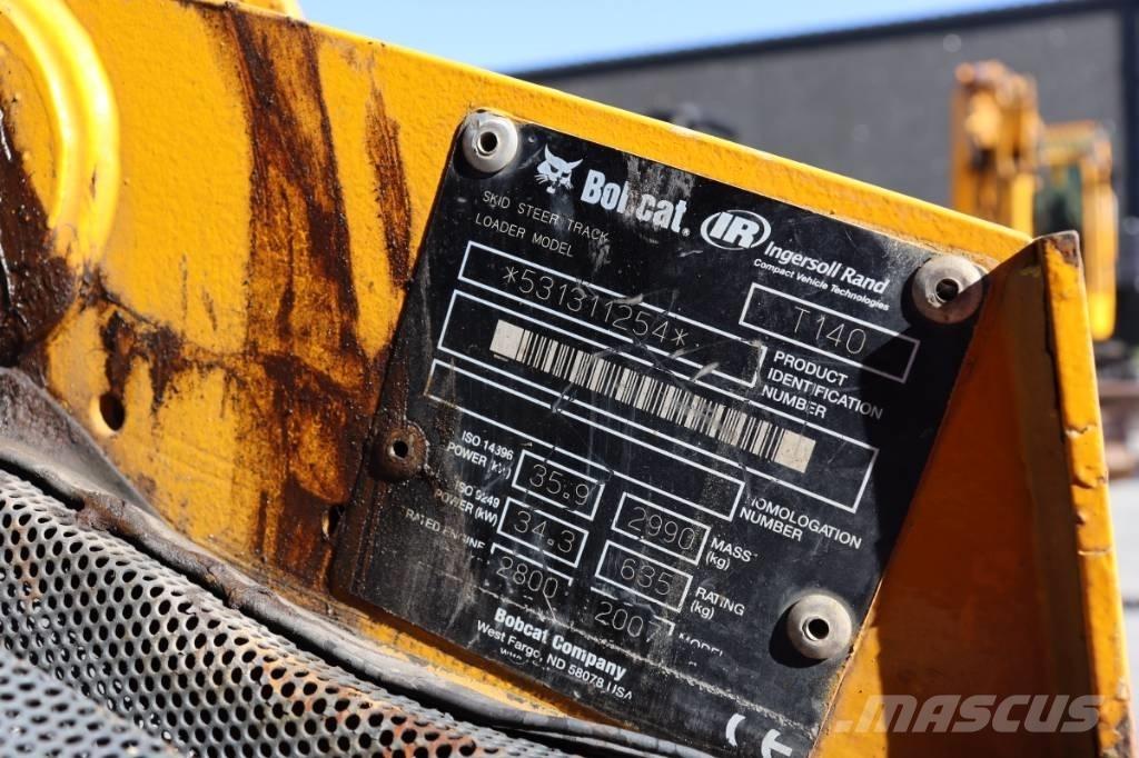 Bobcat T 140 滑移装载机